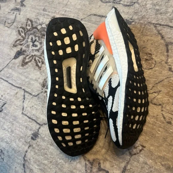 Adidas Men's Ultraboost 1.0 Sz 9 Marimekko Black Cloud White Semi Coral GZ2565 - Picture 6 of 7